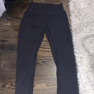 black lululemon wunder under leggings